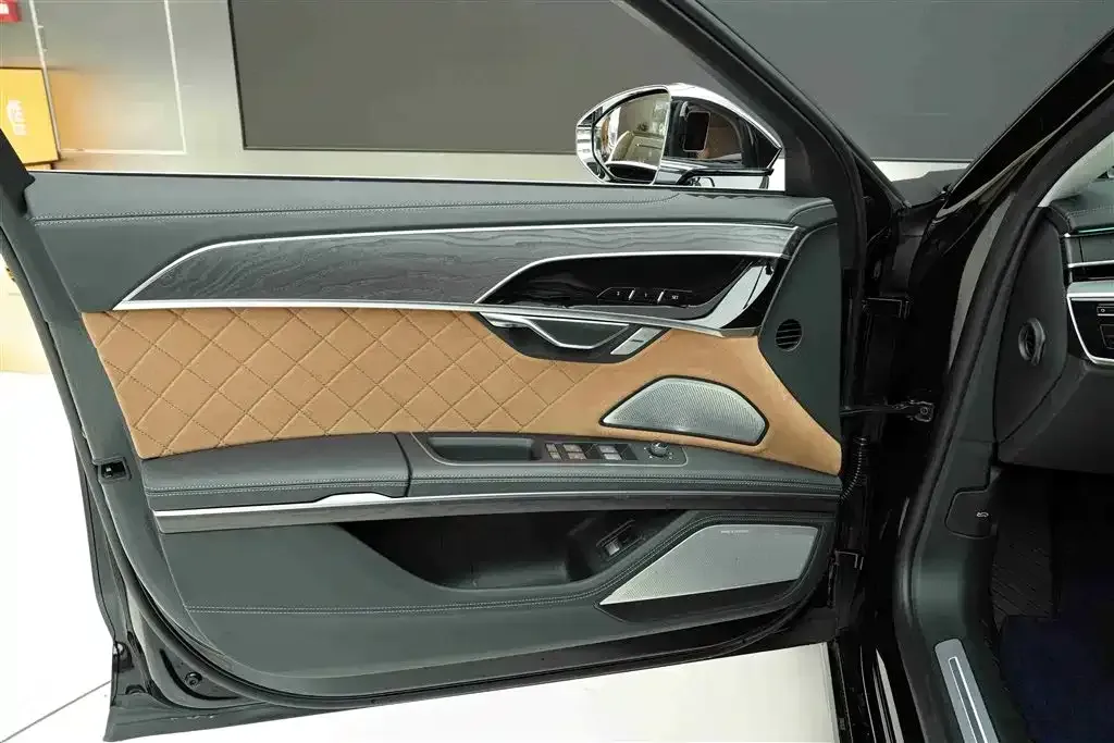 2022 Audi A8 3.0T 340HP V6 8AT,autocango,china used car exporter,china ev exporter,chinese used car exporter,chinese used ev exporter