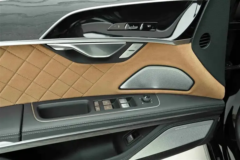 2022 Audi A8 3.0T 340HP V6 8AT,autocango,china used car exporter,china ev exporter,chinese used car exporter,chinese used ev exporter