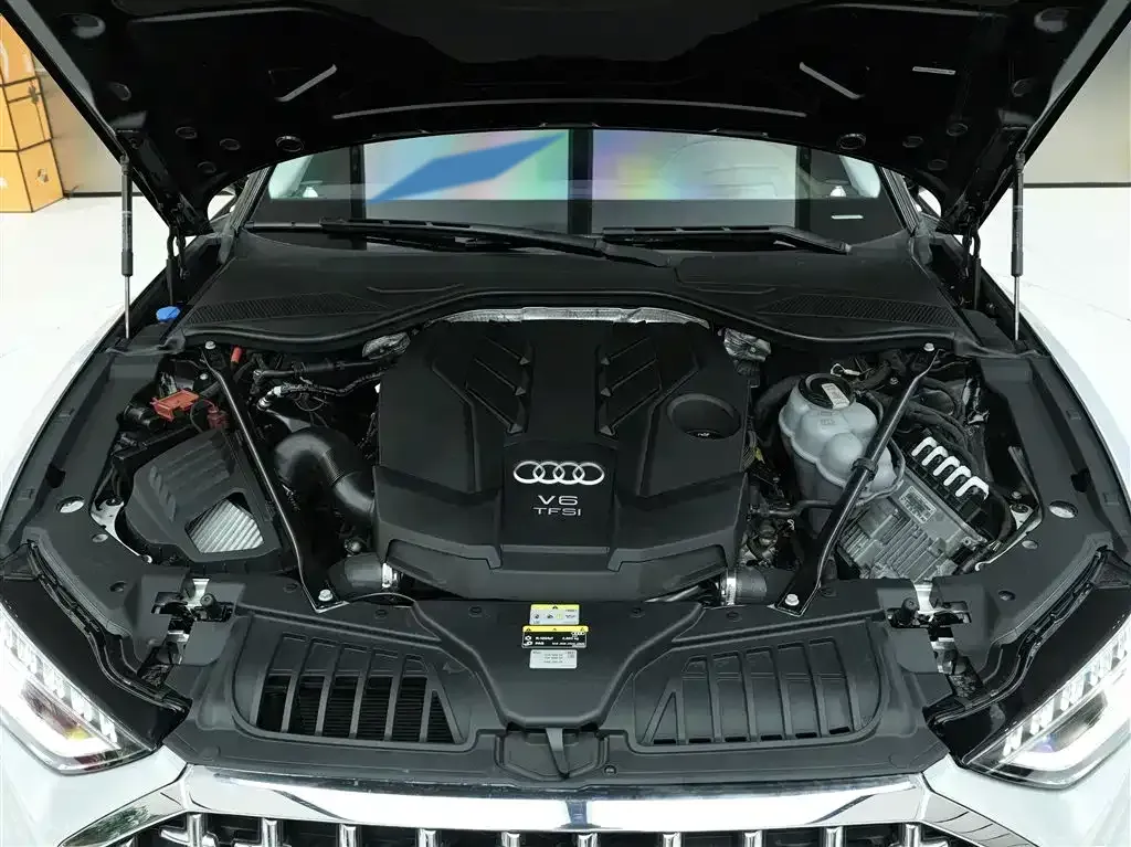 2022 Audi A8 3.0T 340HP V6 8AT,autocango,china used car exporter,china ev exporter,chinese used car exporter,chinese used ev exporter