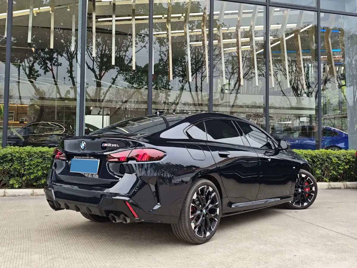 2025 BMW 2.0T 300HP L4 7DCT,autocango,china used car exporter,china ev exporter,chinese used car exporter,chinese used ev exporter