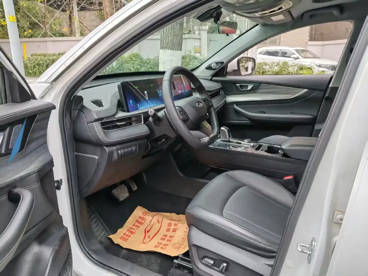 2022 Chery Tiggo 8 Plus 1.6T 197HP L4 7DCT,autocango,china used car exporter,china ev exporter,chinese used car exporter,chinese used ev exporter