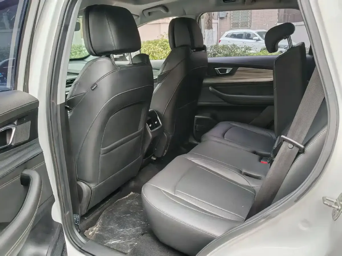 2022 Chery Tiggo 8 Plus 1.6T 197HP L4 7DCT,autocango,china used car exporter,china ev exporter,chinese used car exporter,chinese used ev exporter