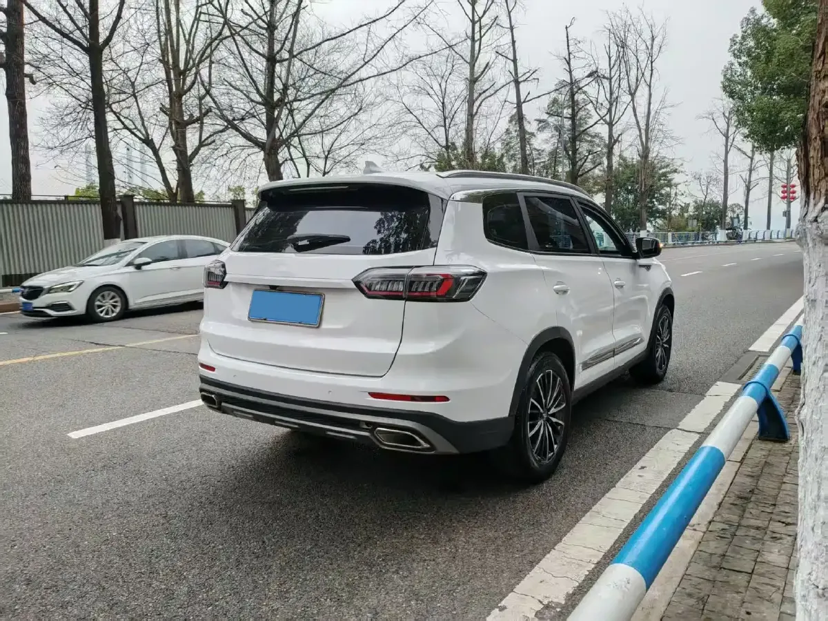2022 Chery Tiggo 8 Plus 1.6T 197HP L4 7DCT,autocango,china used car exporter,china ev exporter,chinese used car exporter,chinese used ev exporter