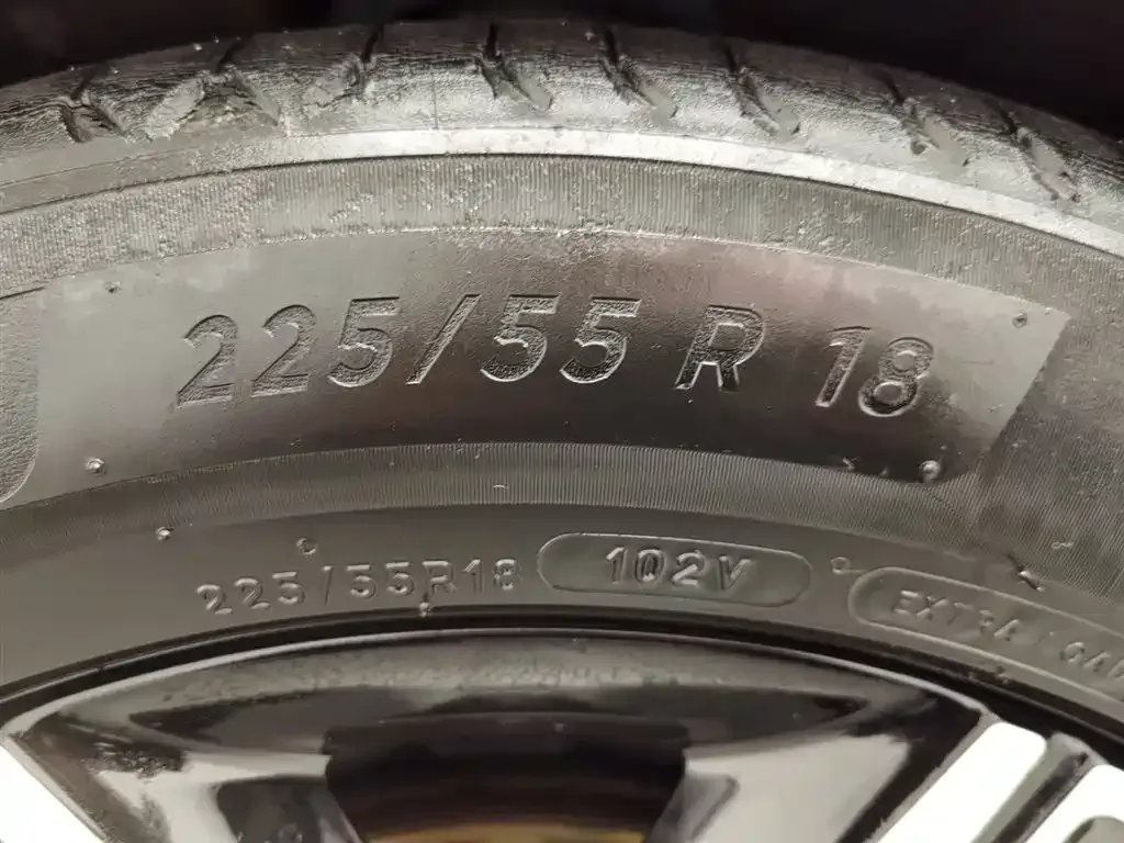 2023 HongQi HQ9 2.0T 252HP L4 8AT,autocango,china used car exporter,china ev exporter,chinese used car exporter,chinese used ev exporter