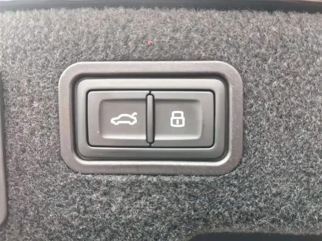 2021 Audi A8 3.0T 286HP V6 8AT,autocango,china used car exporter,china ev exporter,chinese used car exporter,chinese used ev exporter