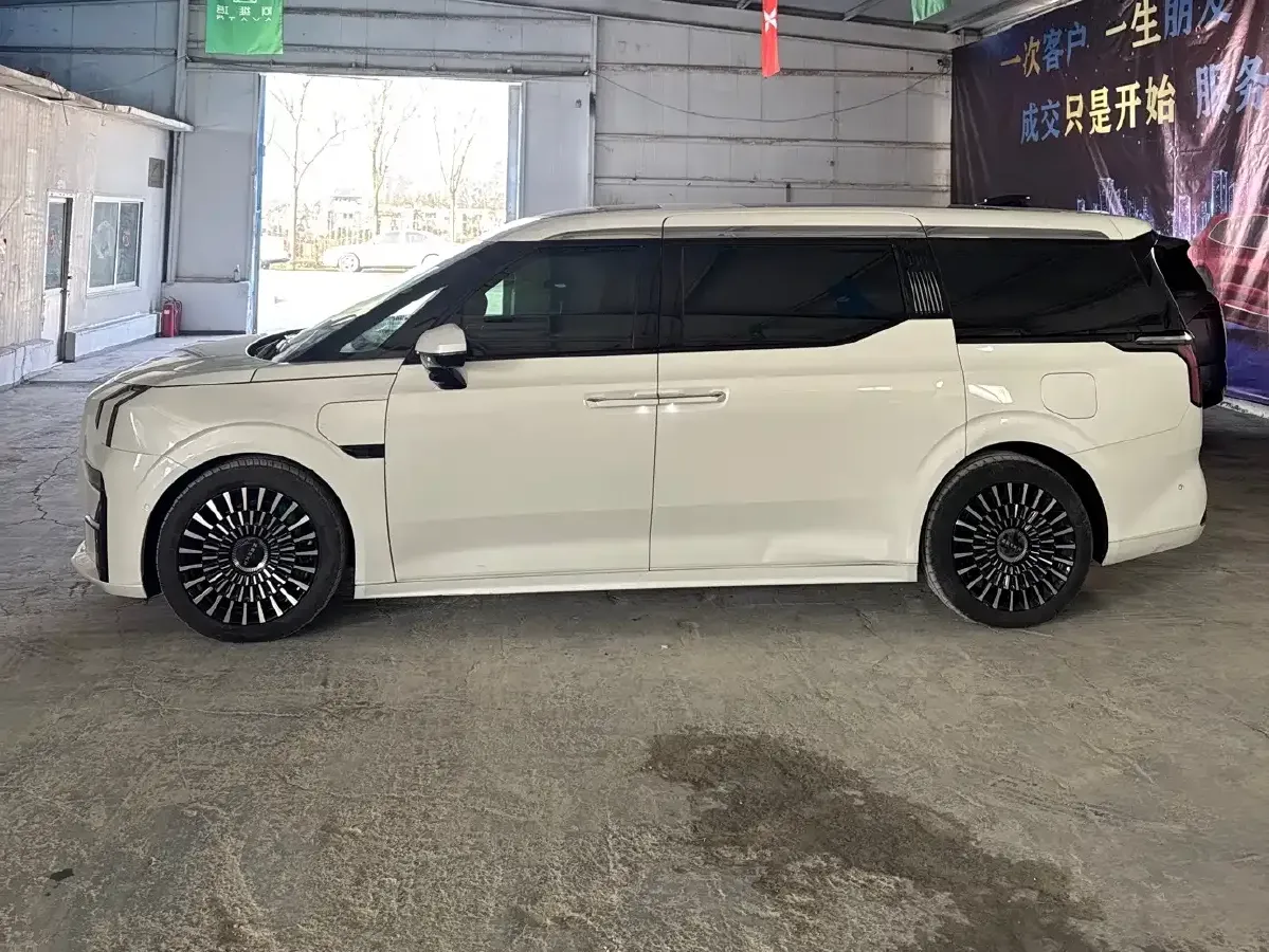 2022 Zeekr 009 BEV 116KWH,autocango,china used car exporter,china ev exporter,chinese used car exporter,chinese used ev exporter