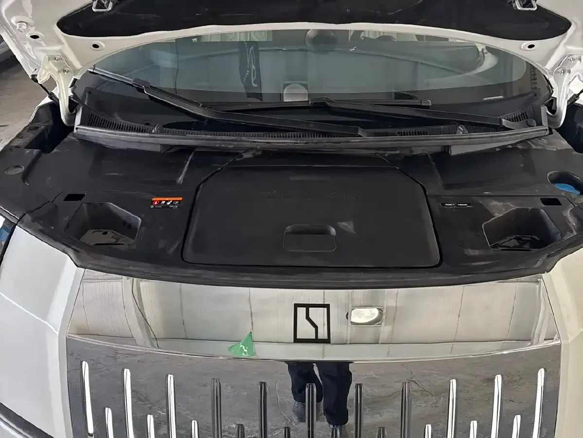 2022 Zeekr 009 BEV 116KWH,autocango,china used car exporter,china ev exporter,chinese used car exporter,chinese used ev exporter