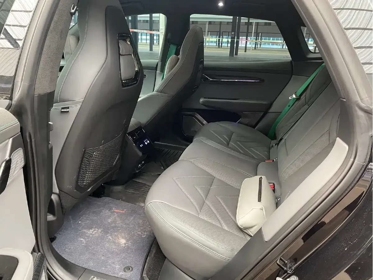 2024 Zeekr 001 BEV 100KWH,autocango,china used car exporter,china ev exporter,chinese used car exporter,chinese used ev exporter