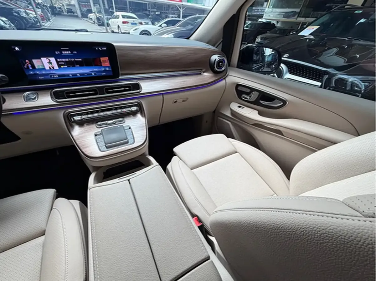 2024 Mercedes-Benz V Class 2.0T 231HP L4 9AT,autocango,china used car exporter,china ev exporter,chinese used car exporter,chinese used ev exporter
