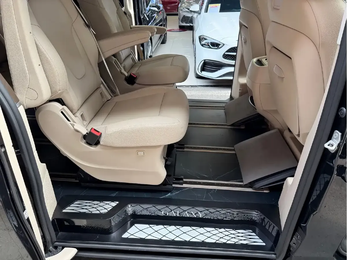 2024 Mercedes-Benz V Class 2.0T 231HP L4 9AT,autocango,china used car exporter,china ev exporter,chinese used car exporter,chinese used ev exporter