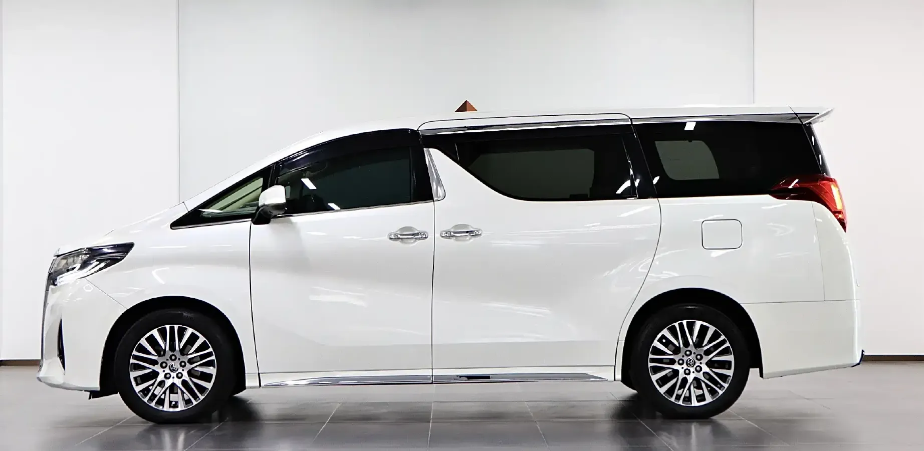 2015 Toyota Alphard 3.5L 275HP V6 6AT,autocango,china used car exporter,china ev exporter,chinese used car exporter,chinese used ev exporter