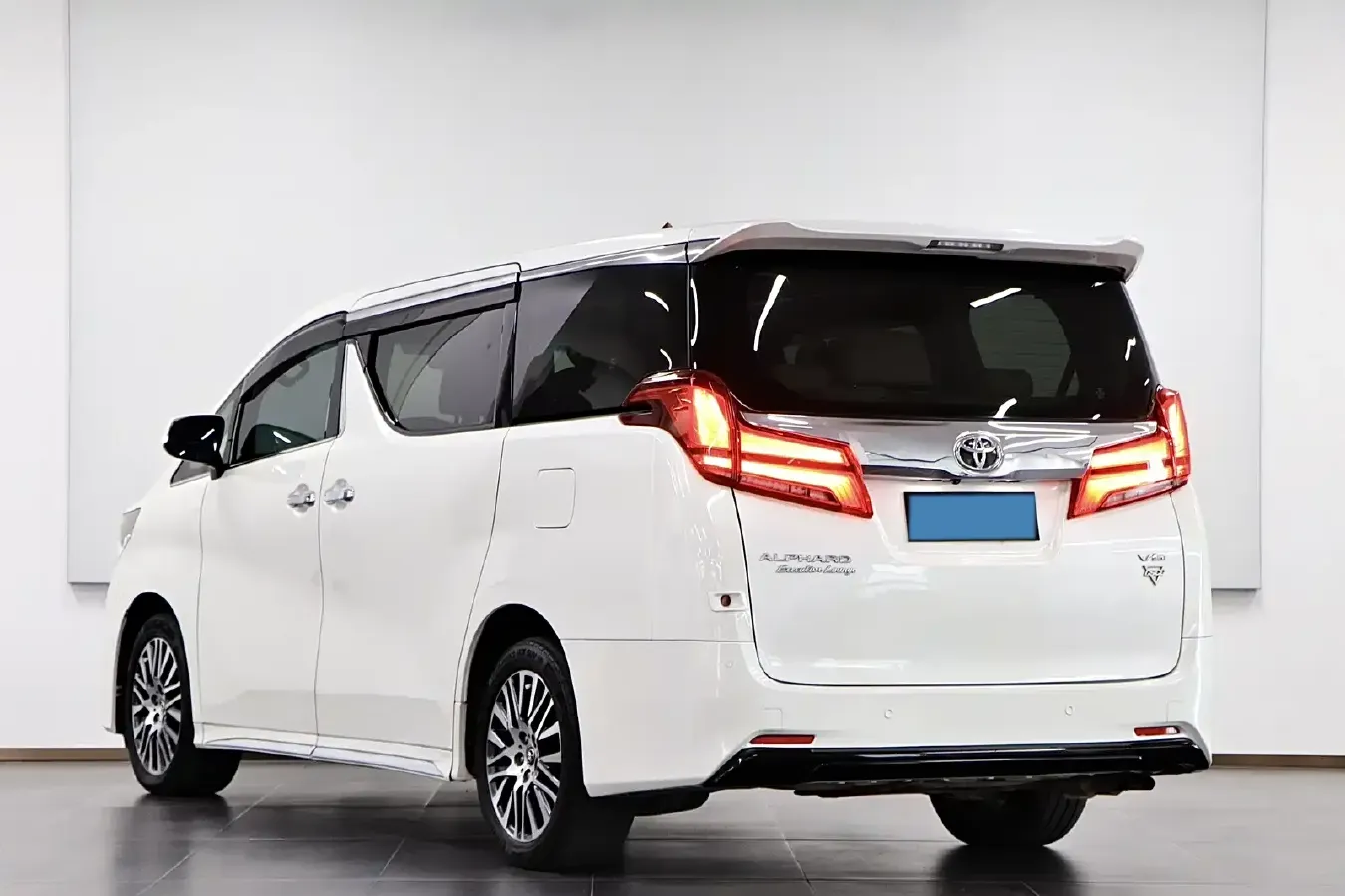 2015 Toyota Alphard 3.5L 275HP V6 6AT,autocango,china used car exporter,china ev exporter,chinese used car exporter,chinese used ev exporter