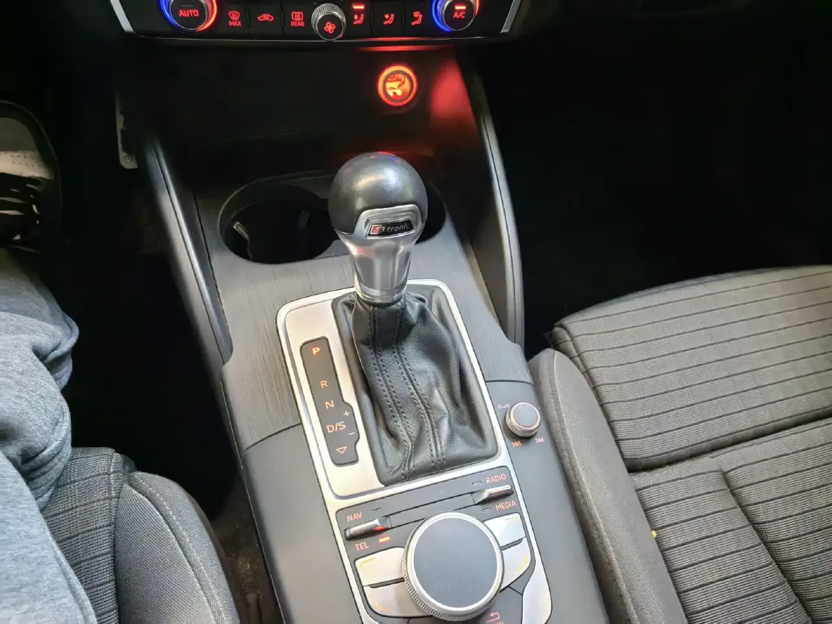 2015 Audi A3 2.0T 220HP L4 6DCT,autocango,china used car exporter,china ev exporter,chinese used car exporter,chinese used ev exporter