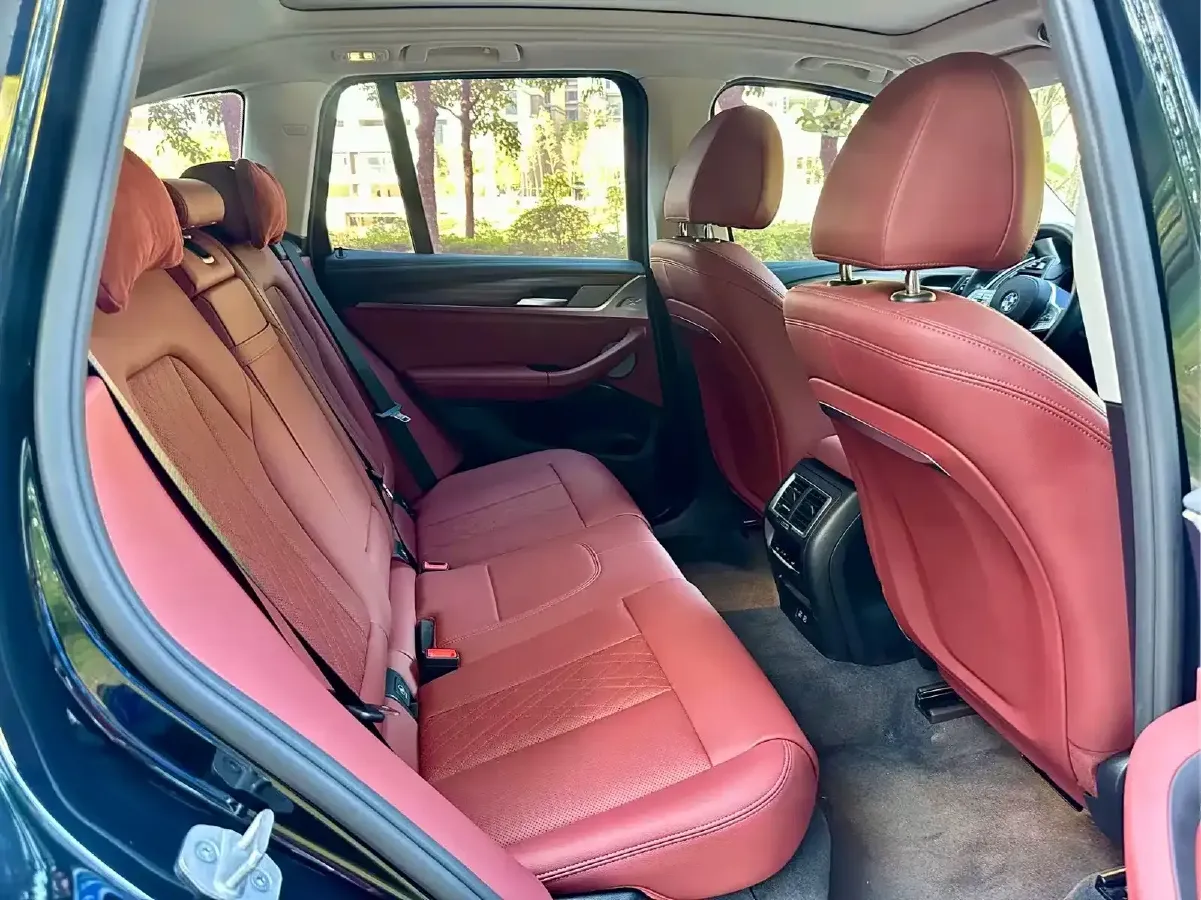 2022 BMW X3 2.0T 252HP L4 8AT,autocango,china used car exporter,china ev exporter,chinese used car exporter,chinese used ev exporter