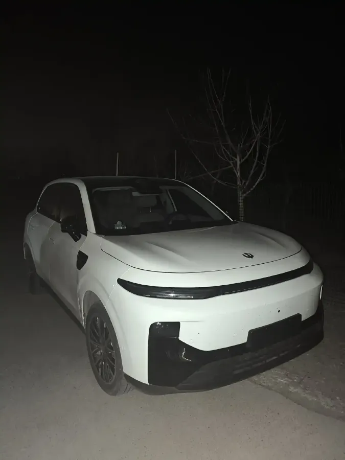 2025 Leapmotor B10 BEV 67.1KWH,autocango,china used car exporter,china ev exporter,chinese used car exporter,chinese used ev exporter