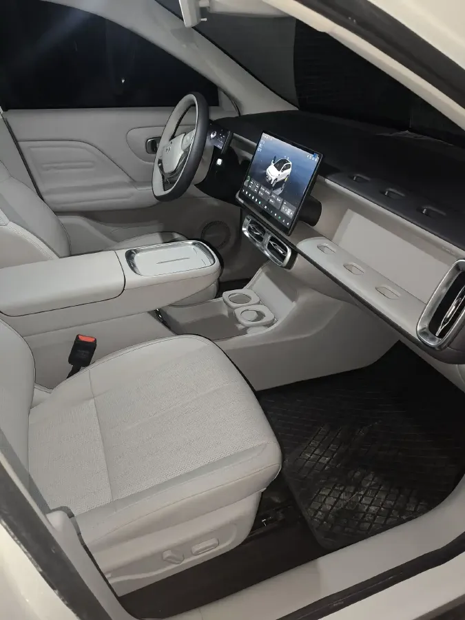 2025 Leapmotor B10 BEV 67.1KWH,autocango,china used car exporter,china ev exporter,chinese used car exporter,chinese used ev exporter