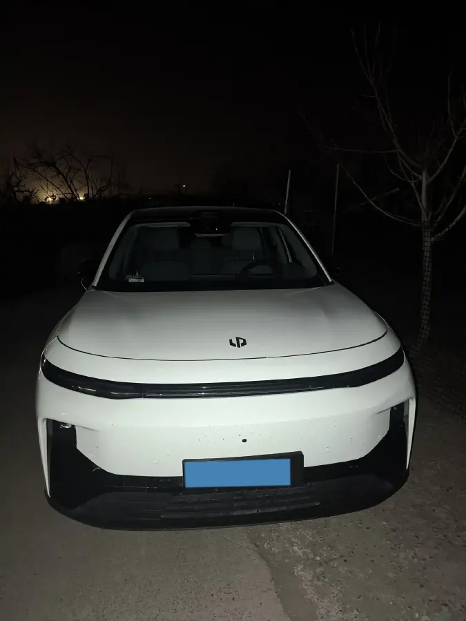 2025 Leapmotor B10 BEV 67.1KWH,autocango,china used car exporter,china ev exporter,chinese used car exporter,chinese used ev exporter