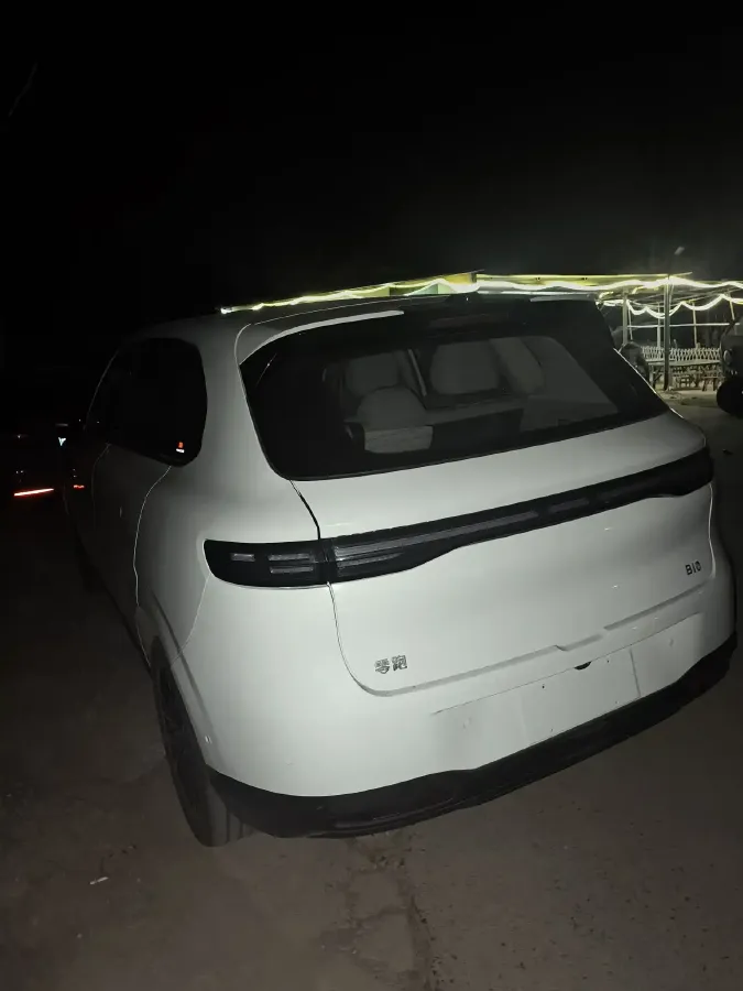 2025 Leapmotor B10 BEV 67.1KWH,autocango,china used car exporter,china ev exporter,chinese used car exporter,chinese used ev exporter