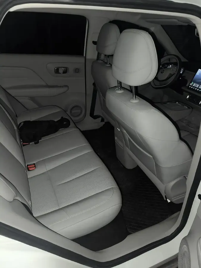 2025 Leapmotor B10 BEV 67.1KWH,autocango,china used car exporter,china ev exporter,chinese used car exporter,chinese used ev exporter