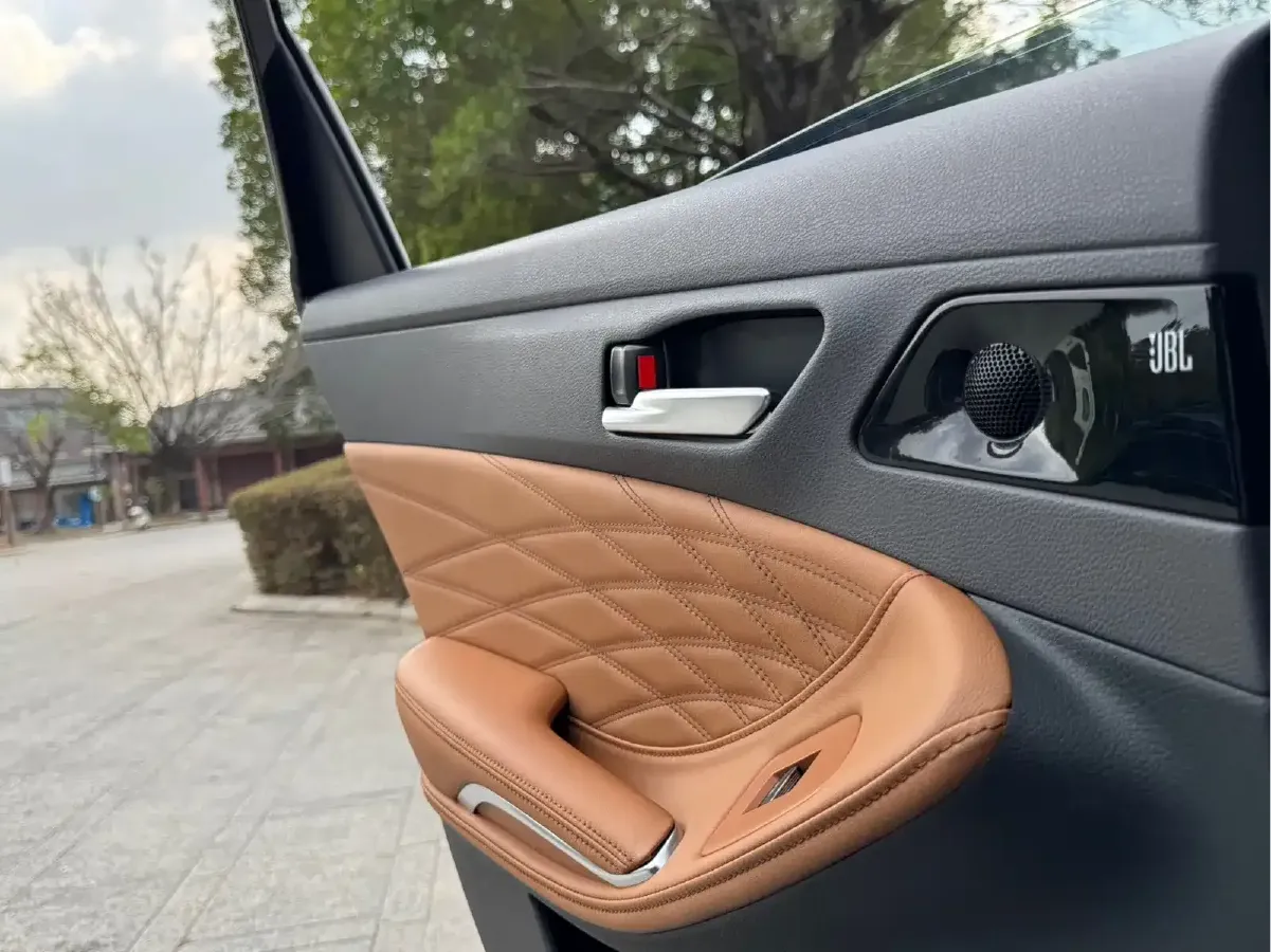 2019 Toyota Avalon 2.5L 178HP L4 E-CVT Hybrid,autocango,china used car exporter,china ev exporter,chinese used car exporter,chinese used ev exporter