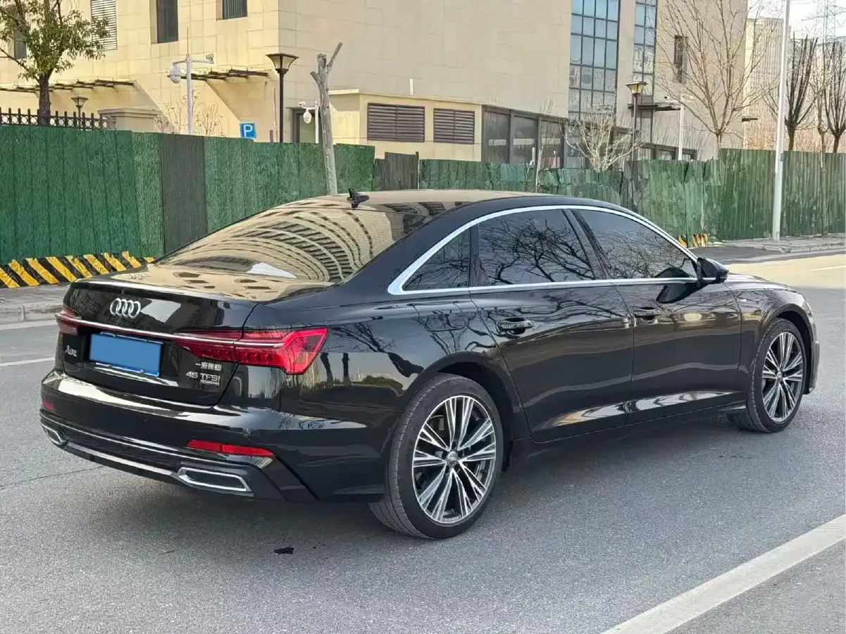 2021 Audi A6L 2.0T 224HP L4 7DCT,autocango,china used car exporter,china ev exporter,chinese used car exporter,chinese used ev exporter