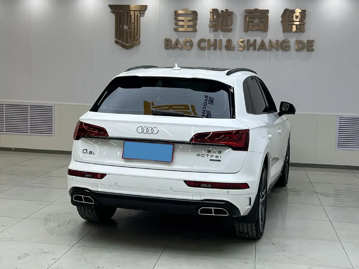 2024 Audi Q5L 2.0T 245HP L4 7DCT,autocango,china used car exporter,china ev exporter,chinese used car exporter,chinese used ev exporter
