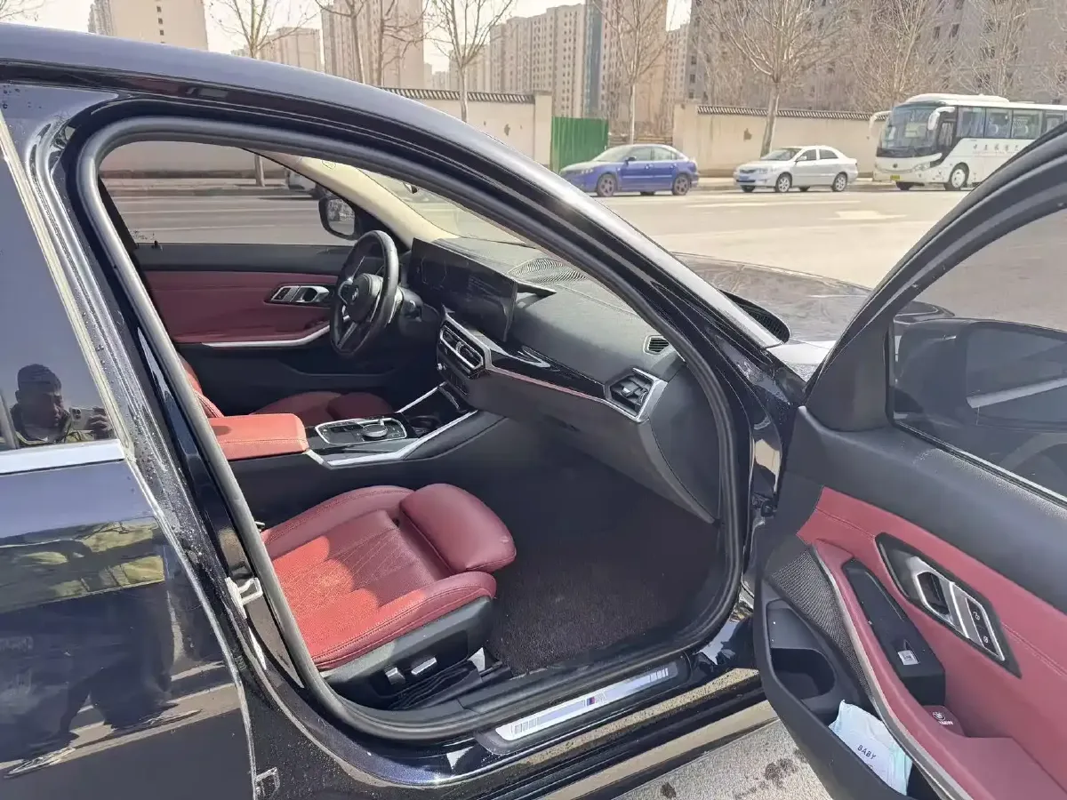 2023 BMW 3 Series 2.0T 156HP L4 8AT,autocango,china used car exporter,china ev exporter,chinese used car exporter,chinese used ev exporter