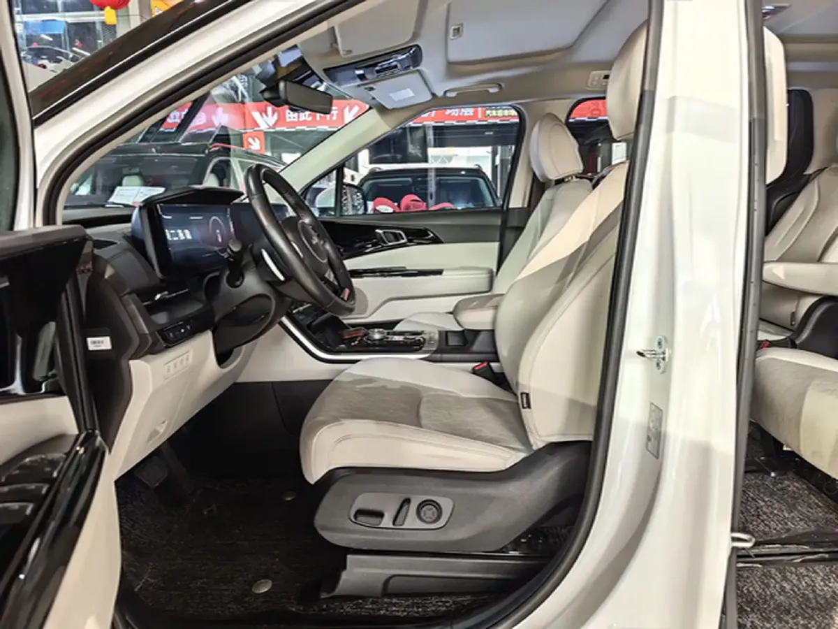 2021 Kia Carnival 2.0T 233HP L4 8AT,autocango,china used car exporter,china ev exporter,chinese used car exporter,chinese used ev exporter