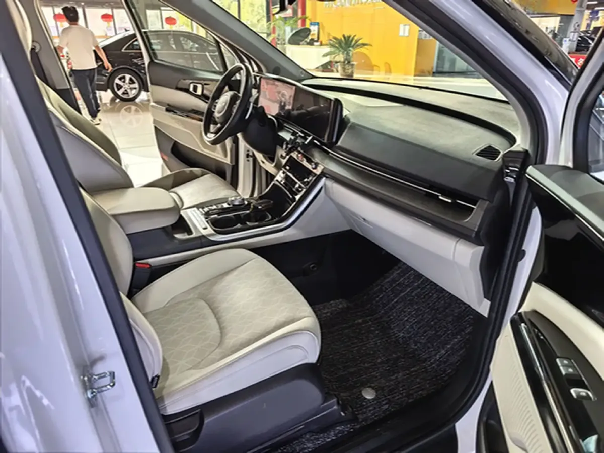 2021 Kia Carnival 2.0T 233HP L4 8AT,autocango,china used car exporter,china ev exporter,chinese used car exporter,chinese used ev exporter