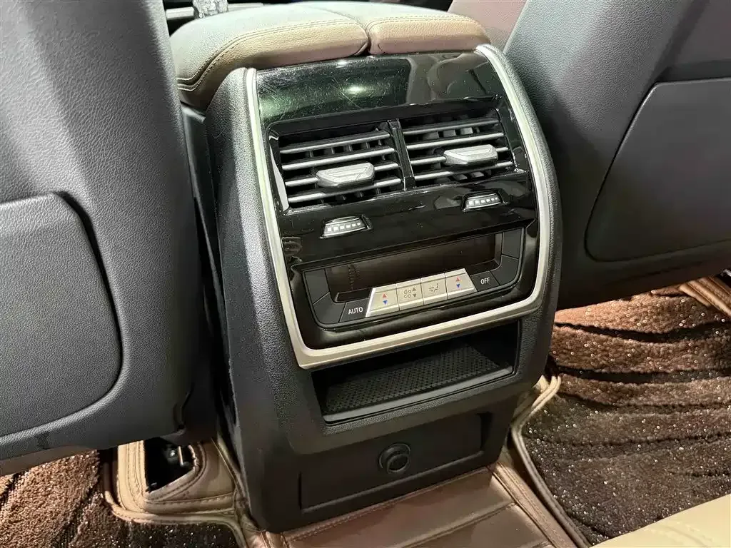 2020 BMW X5 3.0T 340HP L6 8AT,autocango,china used car exporter,china ev exporter,chinese used car exporter,chinese used ev exporter