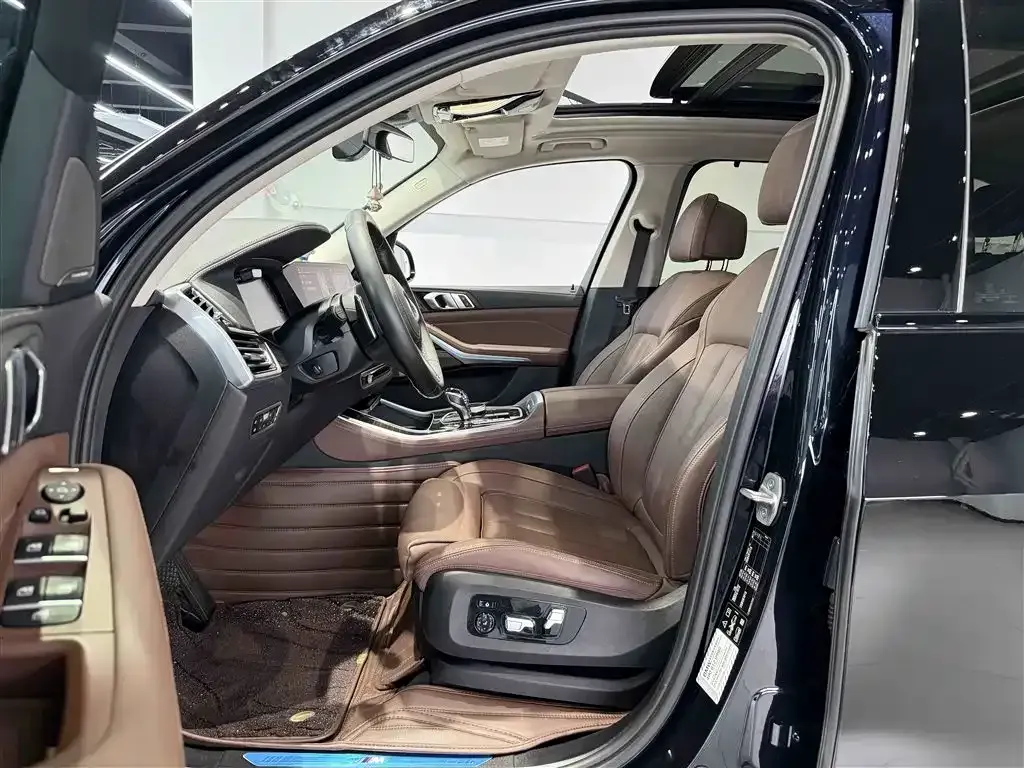 2020 BMW X5 3.0T 340HP L6 8AT,autocango,china used car exporter,china ev exporter,chinese used car exporter,chinese used ev exporter