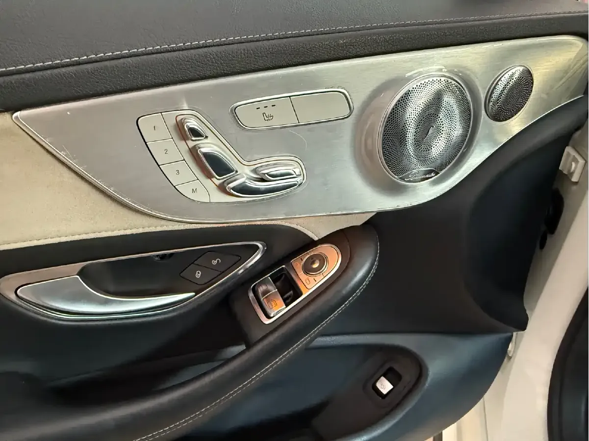 2015 Mercedes-Benz C AMG 4.0T 510HP V8 7AT,autocango,china used car exporter,china ev exporter,chinese used car exporter,chinese used ev exporter