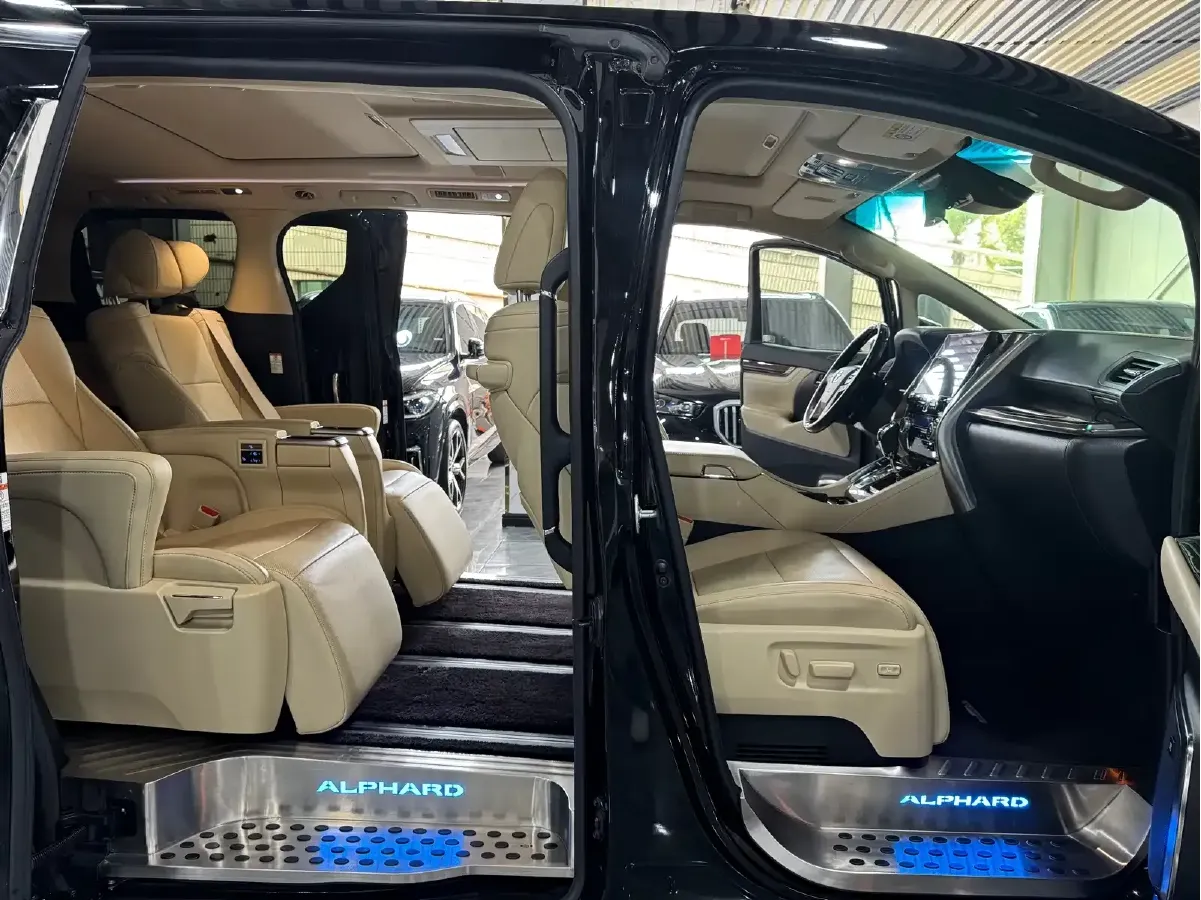 2020 Toyota Alphard 2.5L 117HP L4 E-CVT Hybrid,autocango,china used car exporter,china ev exporter,chinese used car exporter,chinese used ev exporter