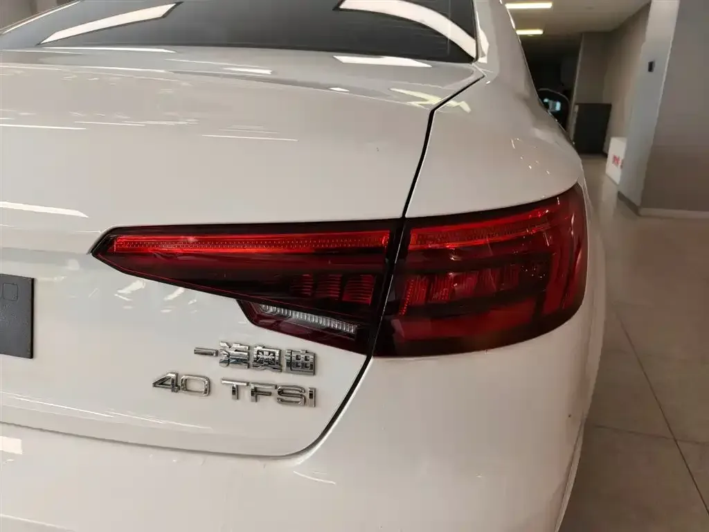 2017 Audi A4L 2.0T 190HP L4 7DCT,autocango,china used car exporter,china ev exporter,chinese used car exporter,chinese used ev exporter