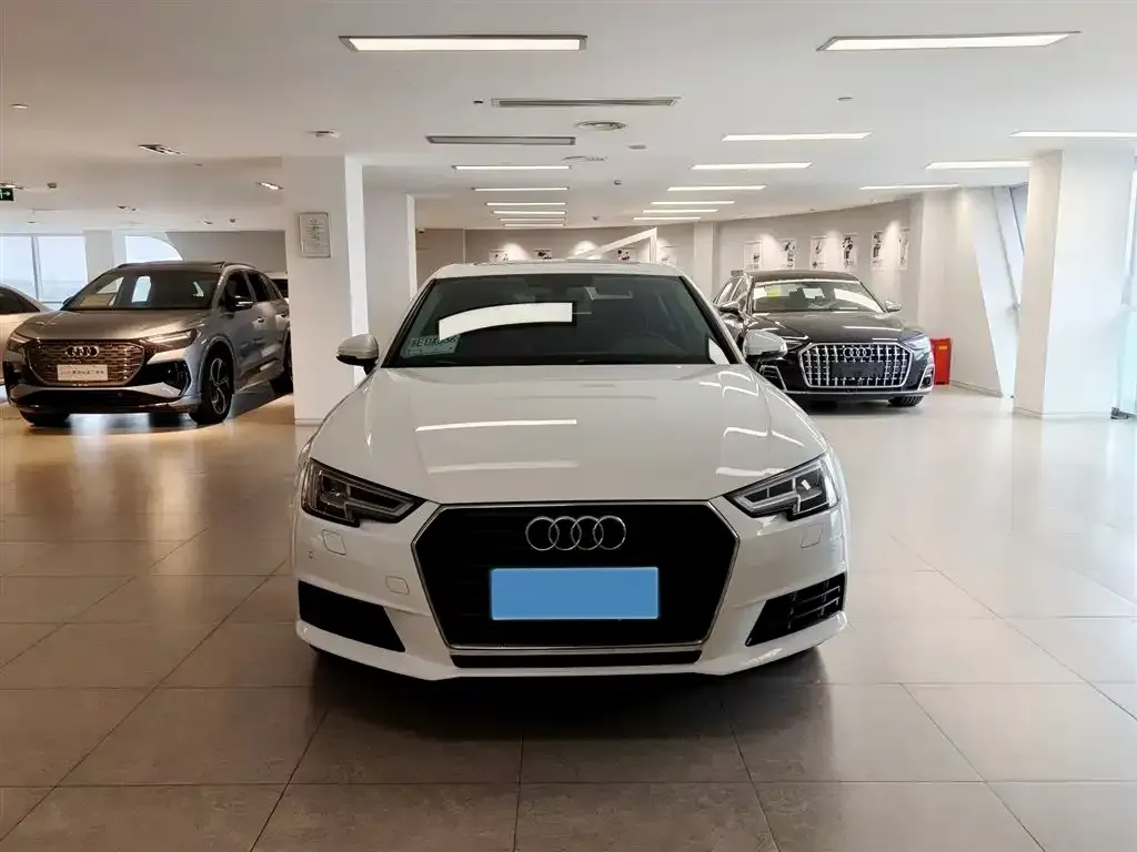 2017 Audi A4L 2.0T 190HP L4 7DCT,autocango,china used car exporter,china ev exporter,chinese used car exporter,chinese used ev exporter