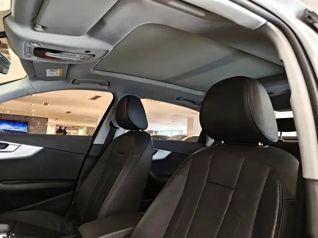 2017 Audi A4L 2.0T 190HP L4 7DCT,autocango,china used car exporter,china ev exporter,chinese used car exporter,chinese used ev exporter