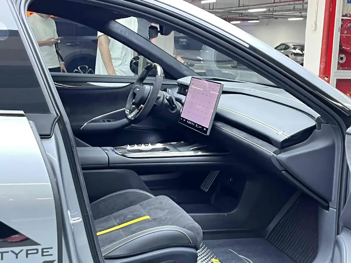 2025 MI SU7 Ultra BEV 93.7KWH,autocango,china used car exporter,china ev exporter,chinese used car exporter,chinese used ev exporter