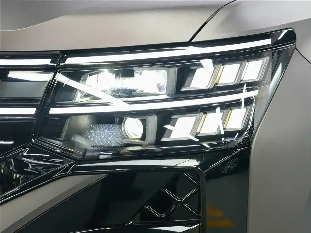 2025 Volkswagen Teramont 2.0T 272HP L4 7DCT,autocango,china used car exporter,china ev exporter,chinese used car exporter,chinese used ev exporter