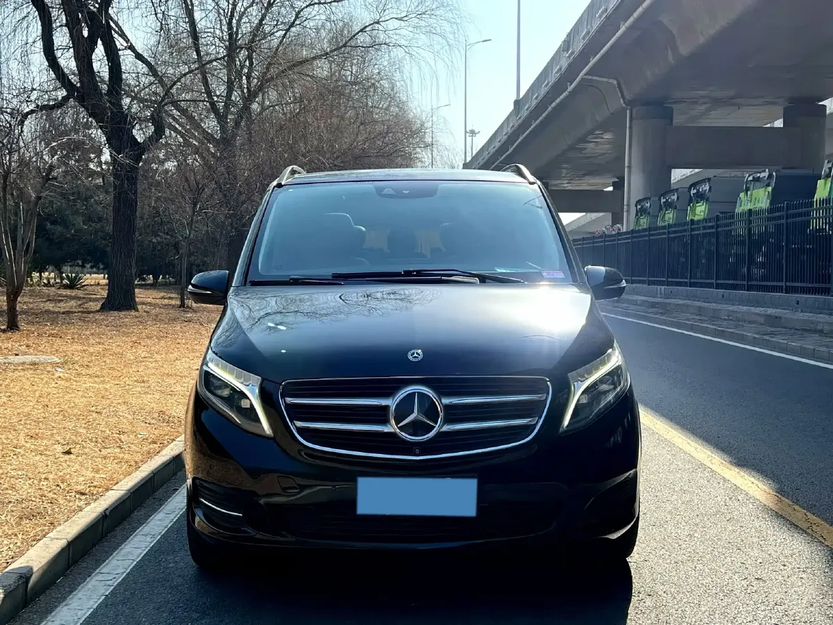 2017 Mercedes-Benz V Class 2.0T 211HP L4 7AT,autocango,china used car exporter,china ev exporter,chinese used car exporter,chinese used ev exporter