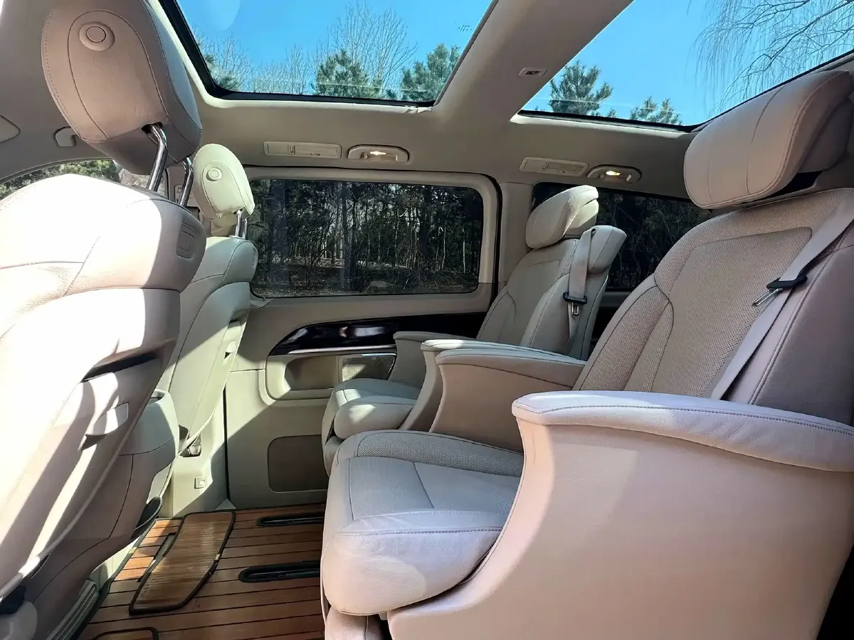 2017 Mercedes-Benz V Class 2.0T 211HP L4 7AT,autocango,china used car exporter,china ev exporter,chinese used car exporter,chinese used ev exporter