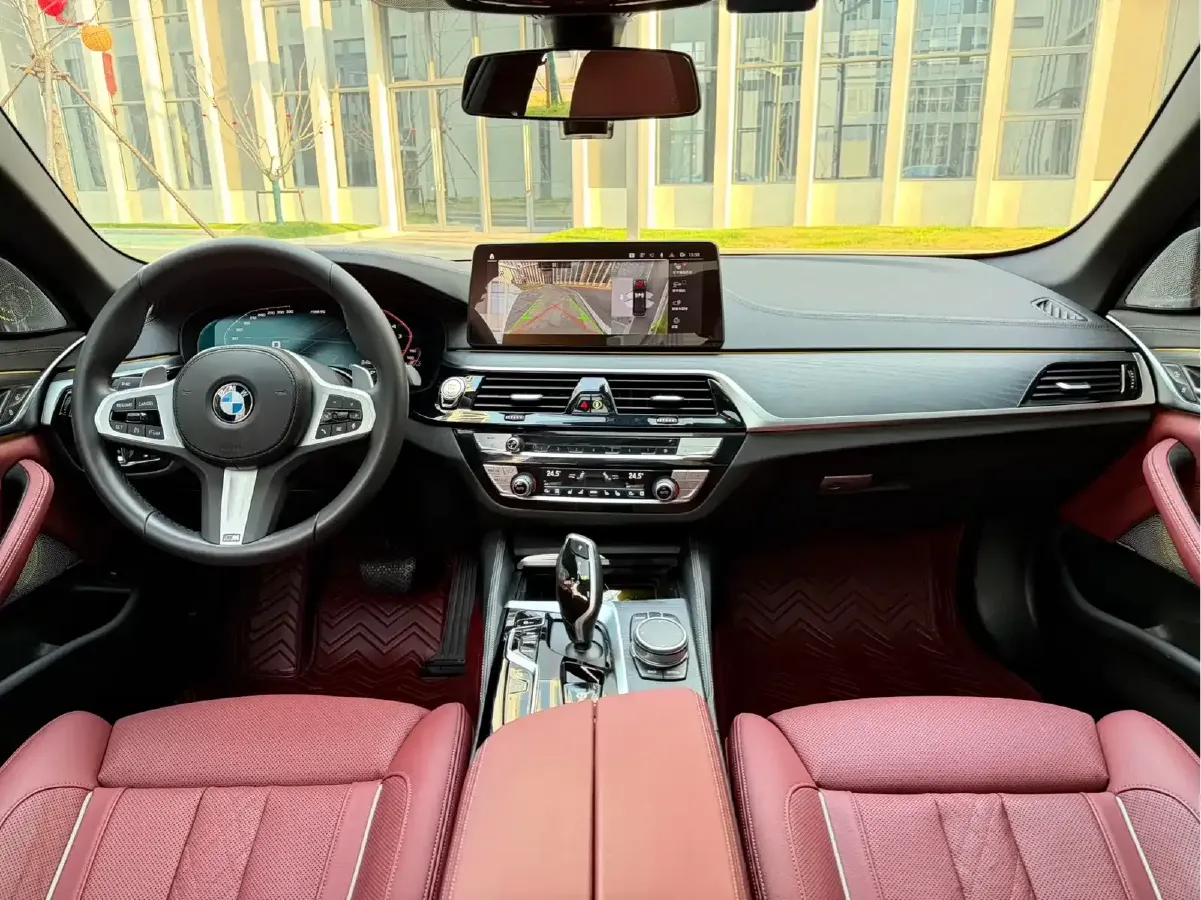 2022 BMW 5 Series 2.0T 252HP L4 8AT,autocango,china used car exporter,china ev exporter,chinese used car exporter,chinese used ev exporter