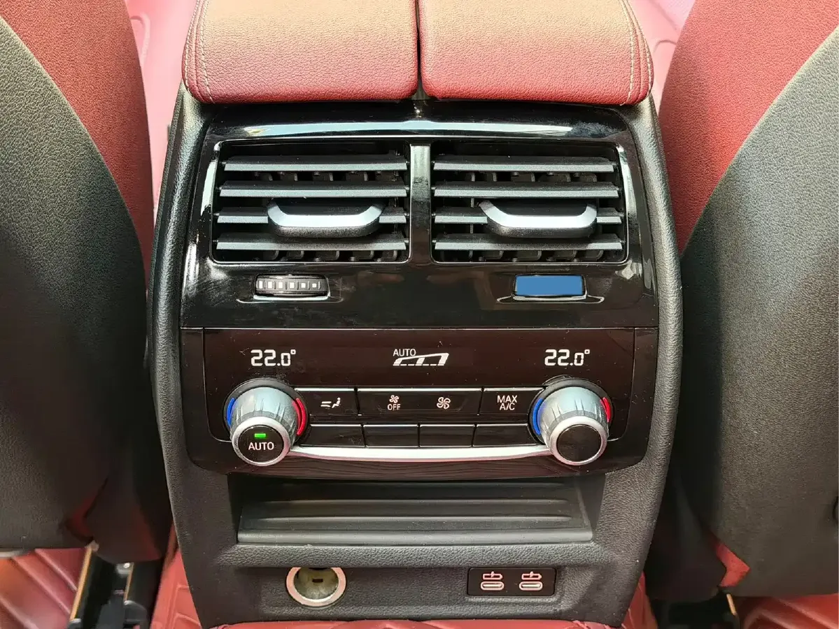 2022 BMW 5 Series 2.0T 252HP L4 8AT,autocango,china used car exporter,china ev exporter,chinese used car exporter,chinese used ev exporter