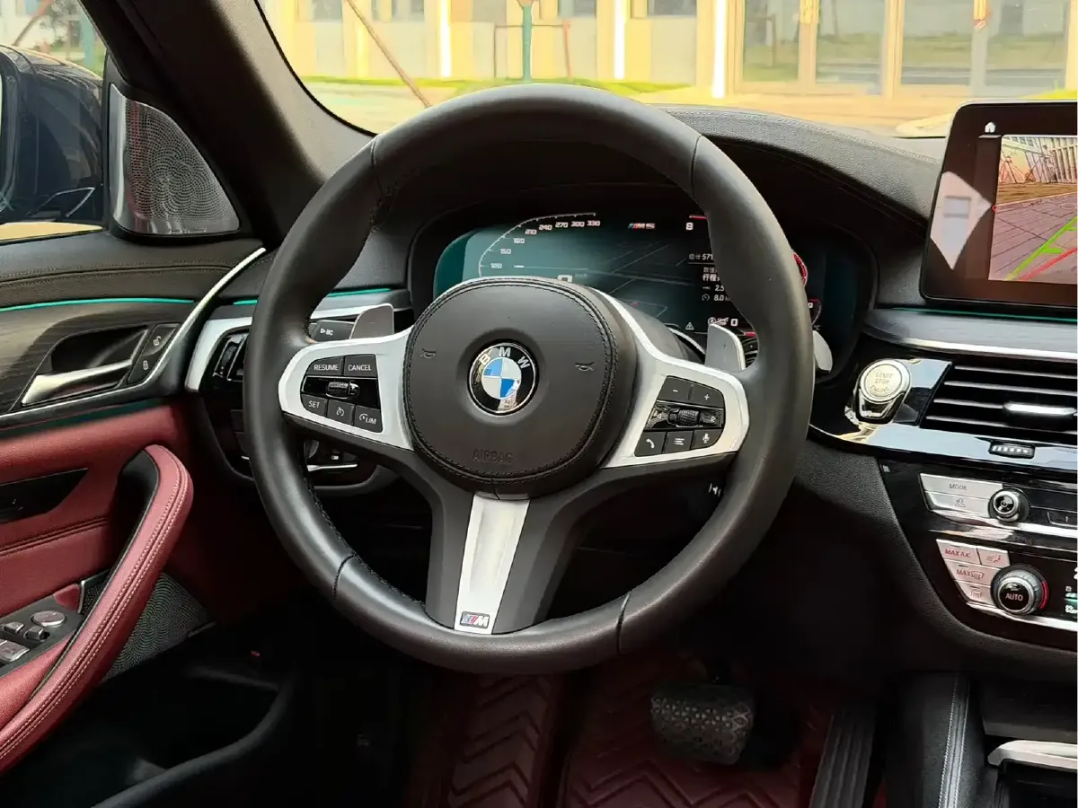 2022 BMW 5 Series 2.0T 252HP L4 8AT,autocango,china used car exporter,china ev exporter,chinese used car exporter,chinese used ev exporter