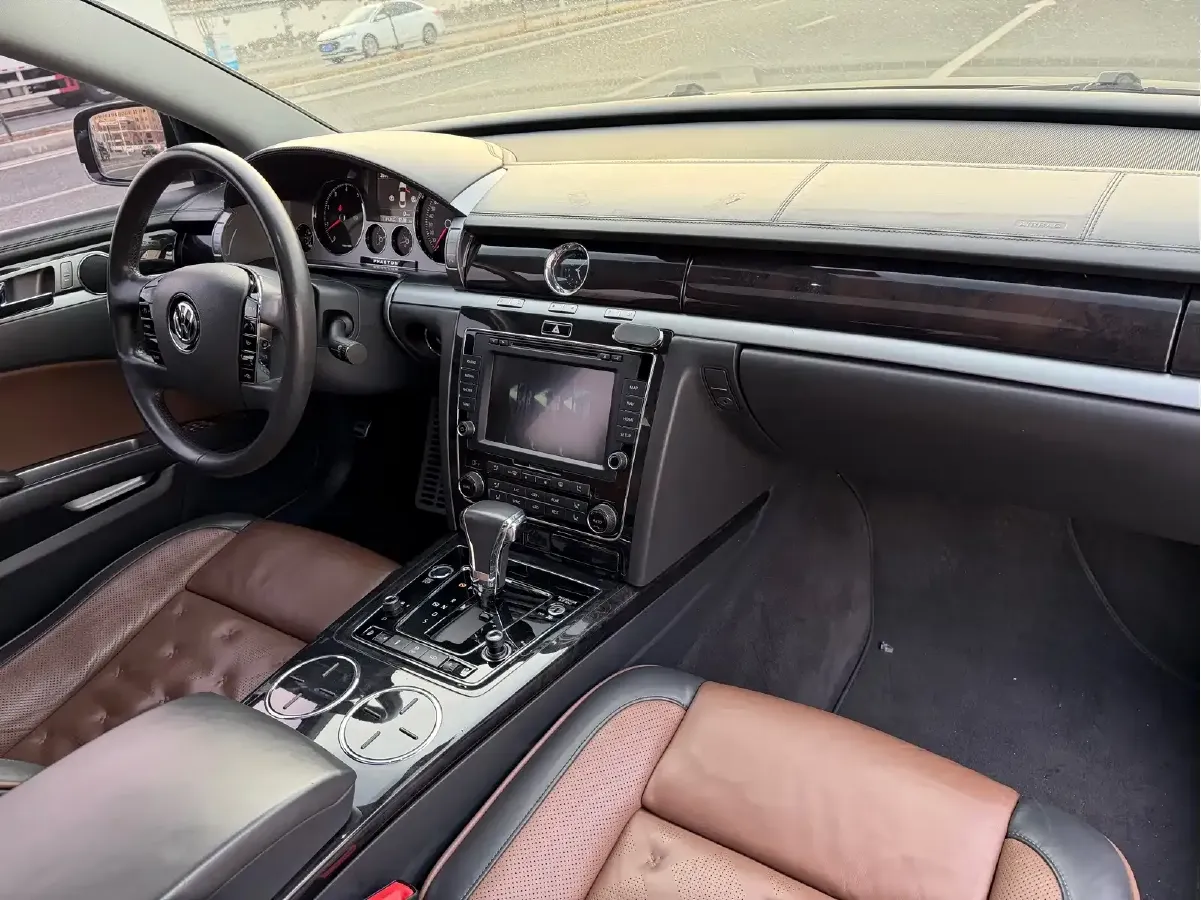 2015 Volkswagen Pheaton 3.0L 250HP V6 6AT,autocango,china used car exporter,china ev exporter,chinese used car exporter,chinese used ev exporter