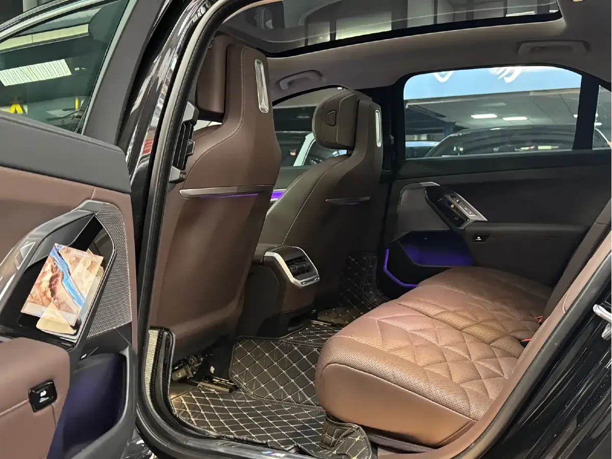 2023 BMW 7 Series 3.0T 272HP L6 8AT,autocango,china used car exporter,china ev exporter,chinese used car exporter,chinese used ev exporter