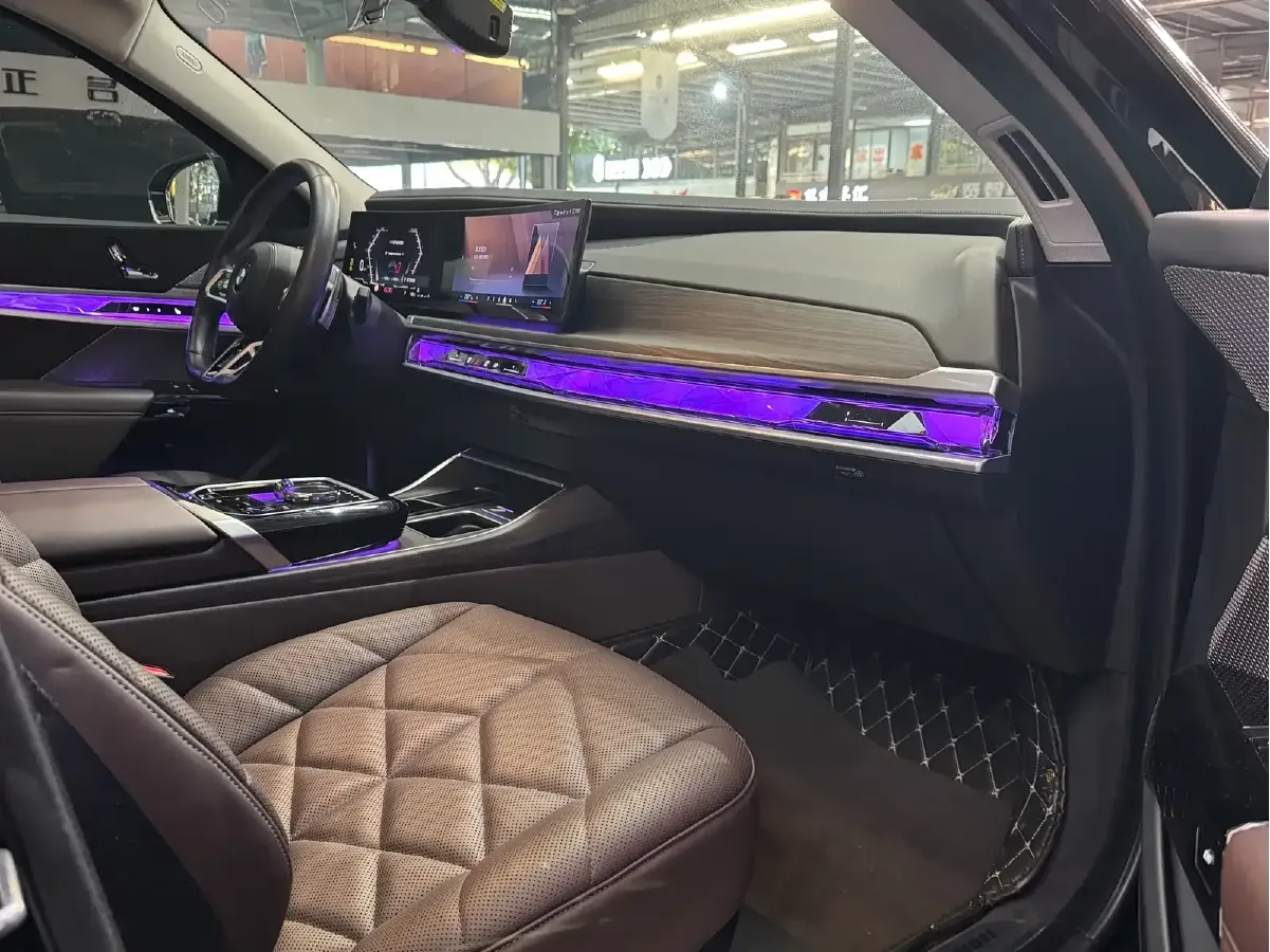 2023 BMW 7 Series 3.0T 272HP L6 8AT,autocango,china used car exporter,china ev exporter,chinese used car exporter,chinese used ev exporter