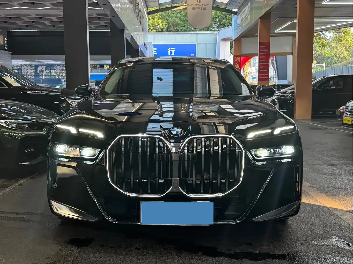 2023 BMW 7 Series 3.0T 272HP L6 8AT,autocango,china used car exporter,china ev exporter,chinese used car exporter,chinese used ev exporter