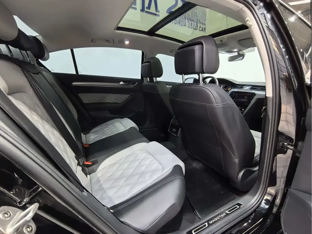 2025 Volkswagen Magotan 2.0T 186HP L4 7DCT,autocango,china used car exporter,china ev exporter,chinese used car exporter,chinese used ev exporter