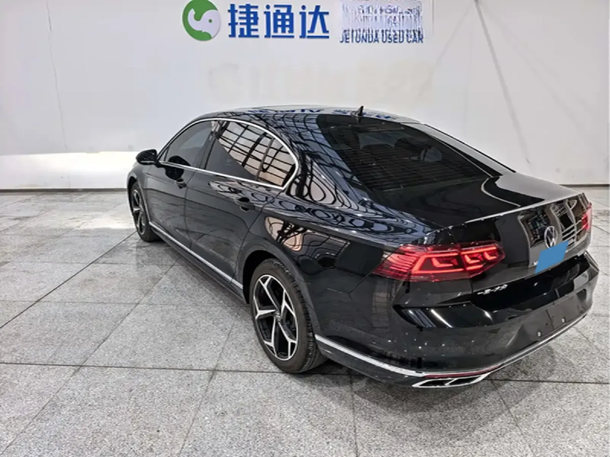 2025 Volkswagen Magotan 2.0T 186HP L4 7DCT,autocango,china used car exporter,china ev exporter,chinese used car exporter,chinese used ev exporter