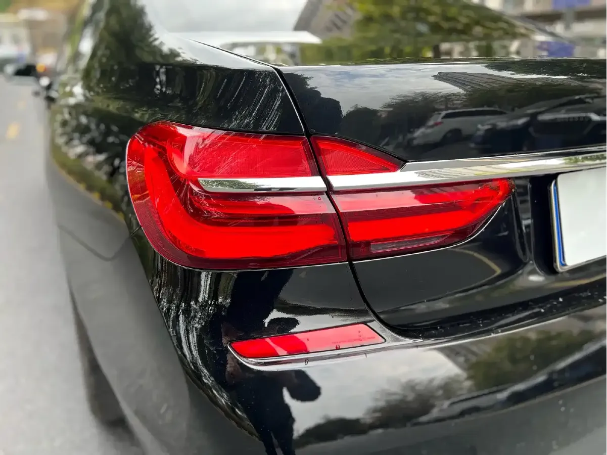 2018 BMW 7 Series 3.0T 326HP L6 8AT,autocango,china used car exporter,china ev exporter,chinese used car exporter,chinese used ev exporter